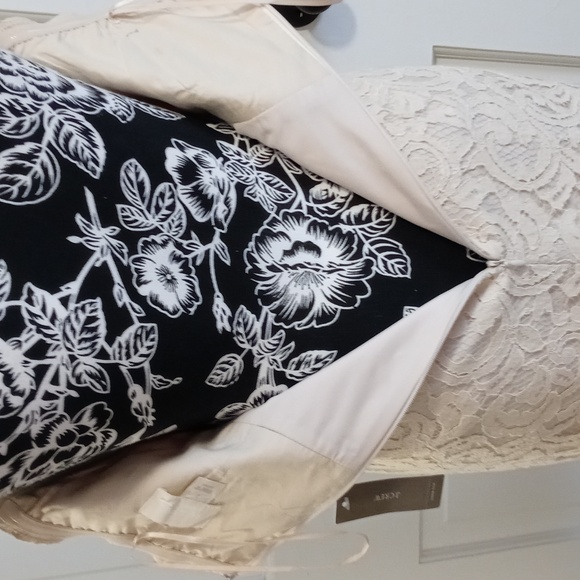 🆕️ 🍾J. Crew🍾 - Champagne "Leavers Lace" Strapless Cathleen Sheath Dress - Picture 5 of 12